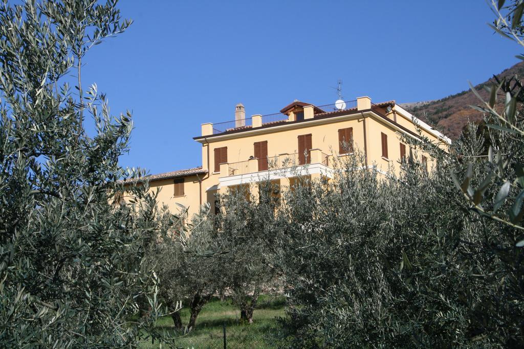 Agriturismo Villa Val D'Olivi Capodacqua  Exteriör bild